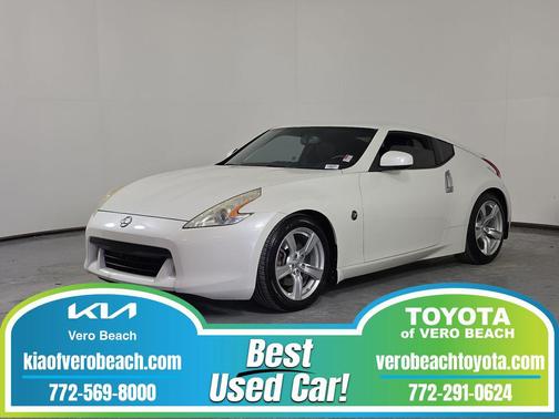 Pearl White 2011 Nissan 370Z Touring