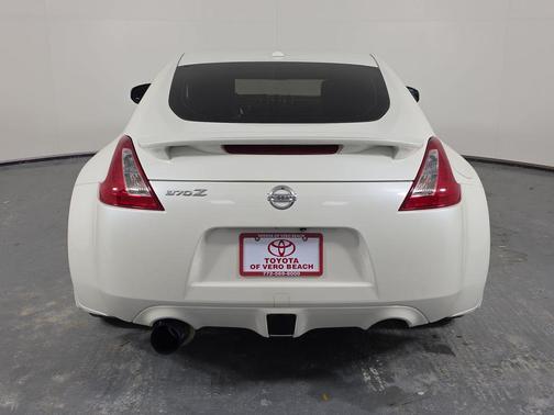 Pearl White 2011 Nissan 370Z Touring