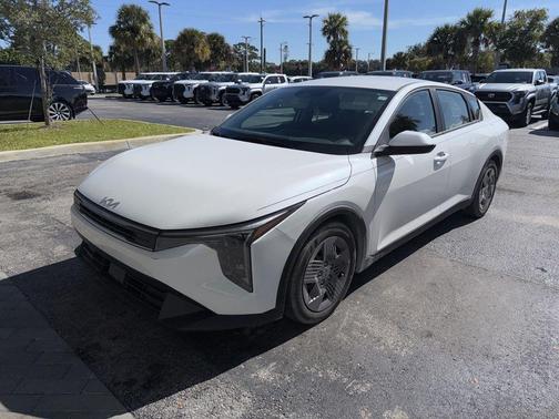 2025 Kia K4 LX