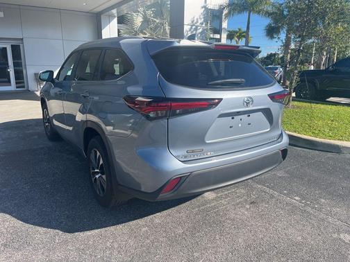 2024 Toyota Highlander XLE