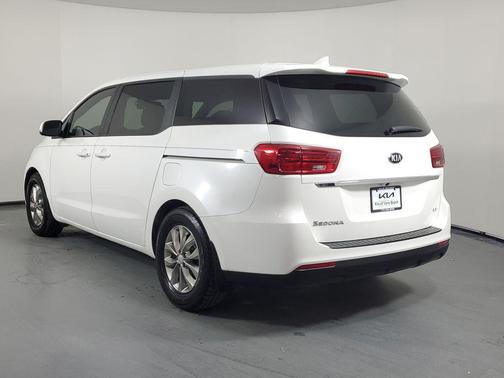2021 Kia Sedona LX