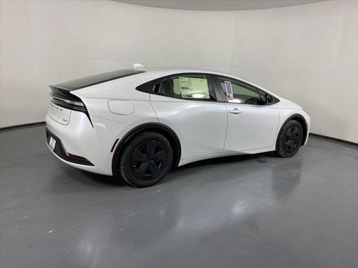 2025 Toyota Prius Plug-In Hybrid SE