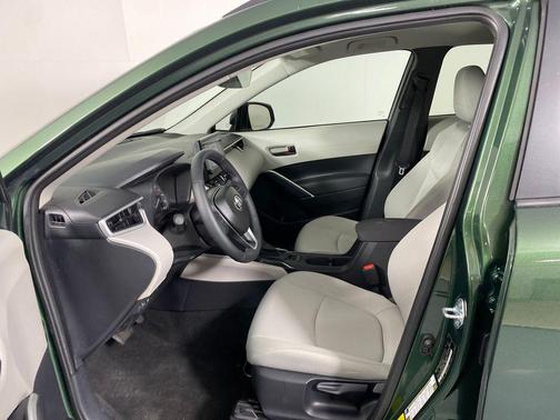 2025 Toyota Corolla Cross LE