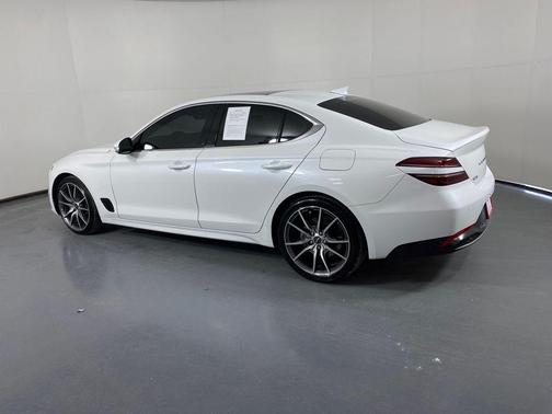 2022 Genesis G70 2.0T RWD