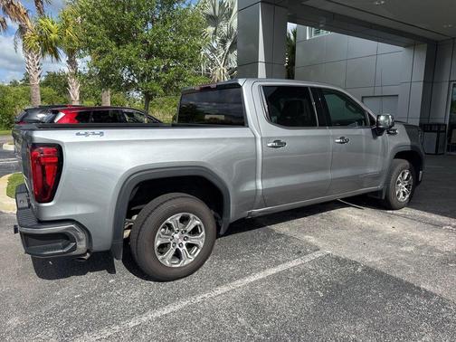 Sterling Metallic 2024 GMC Sierra 1500 SLT