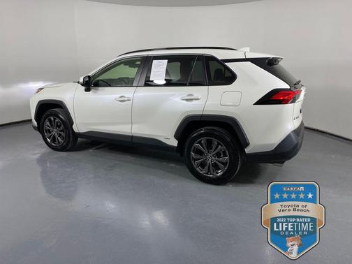 2022 Toyota RAV4 Hybrid XLE Premium