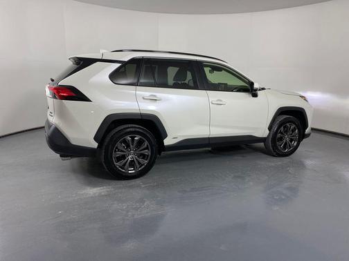 2022 Toyota RAV4 Hybrid XLE Premium