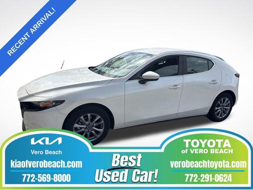 Snowflake White Pearl Mica 2022 Mazda Mazda3 FWD
