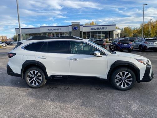 2025 Subaru Outback Touring XT