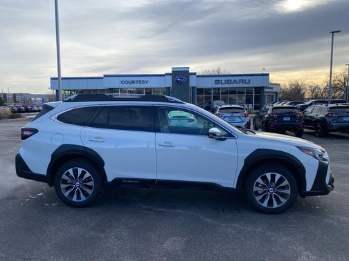 2025 Subaru Outback Touring XT