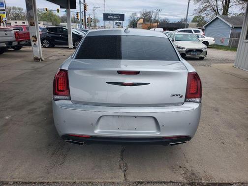 2021 Chrysler 300 S