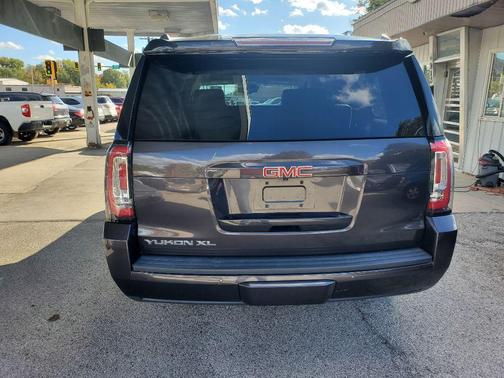 2017 GMC Yukon XL SLT
