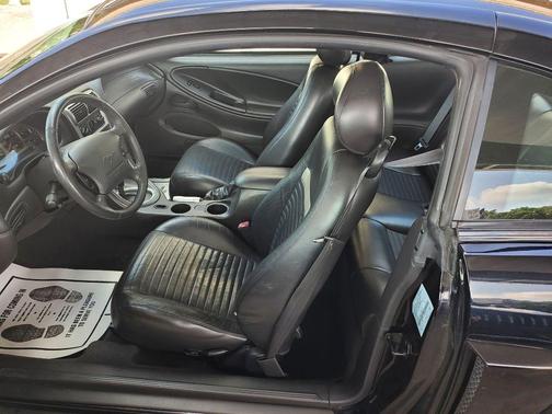 2004 Ford Mustang Mach I