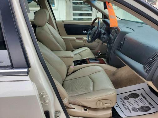 2005 Cadillac SRX V8