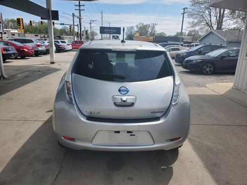 2011 Nissan Leaf SL