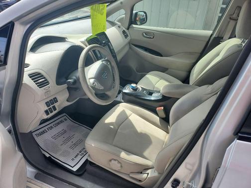 2011 Nissan Leaf SL