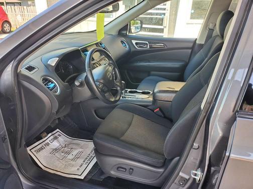 Gray 2019 Nissan Pathfinder S