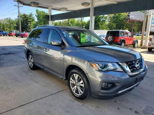 Gray 2019 Nissan Pathfinder S