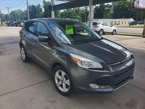 Gray 2015 Ford Escape SE