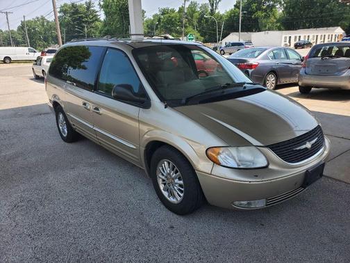 2002 Chrysler Town & Country Limited