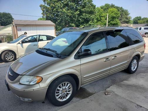 2002 Chrysler Town & Country Limited