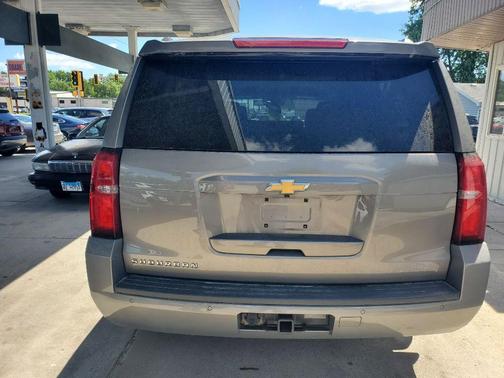 Pewter 2019 Chevrolet Suburban LT