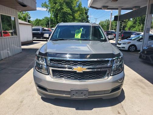 Pewter 2019 Chevrolet Suburban LT