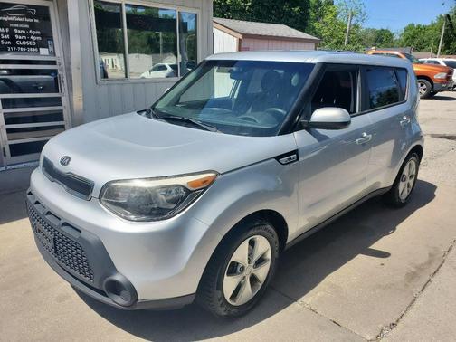Silver 2015 Kia Soul Base