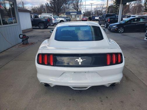 2017 Ford Mustang V6