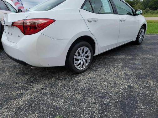 Photo 4 of 15 of 2017 Toyota Corolla L