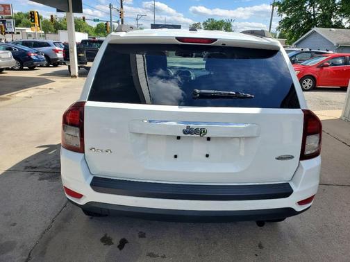 White 2014 Jeep Compass Latitude