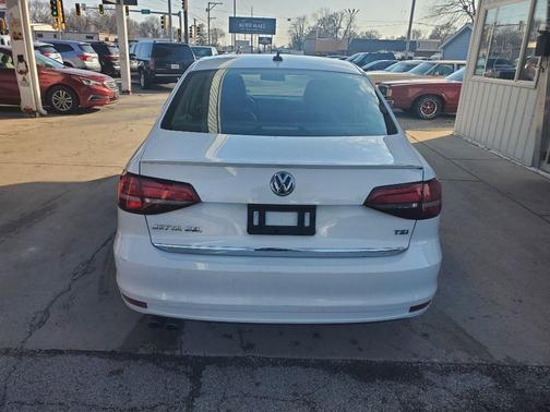 2017 Volkswagen Jetta 1.8T SEL