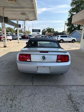 Silver 2008 Ford Mustang Deluxe