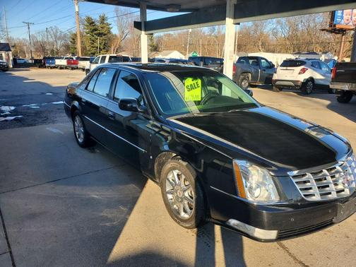 2010 Cadillac DTS Luxury
