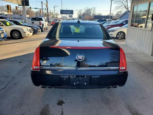 2010 Cadillac DTS Luxury