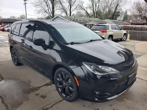 Black 2018 Chrysler Pacifica Touring Plus