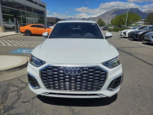 Glacier White Metallic 2023 Audi Q5 45 S line Premium