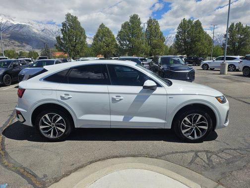 Glacier White Metallic 2023 Audi Q5 45 S line Premium