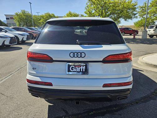 Glacier White Metallic 2025 Audi Q7 55 Premium Plus