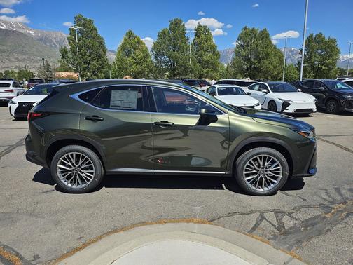 Nori Green Pearl 2026 Lexus NX 350h Luxury