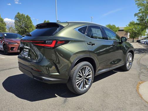 Nori Green Pearl 2026 Lexus NX 350h Luxury