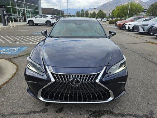 Nightfall Mica 2025 Lexus ES 300h Luxury