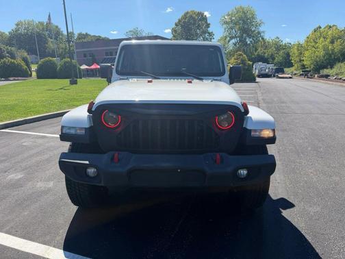 Bright White Clearcoat 2020 Jeep Wrangler Unlimited Sahara