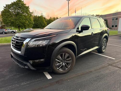 2025 Nissan Pathfinder SV 4WD