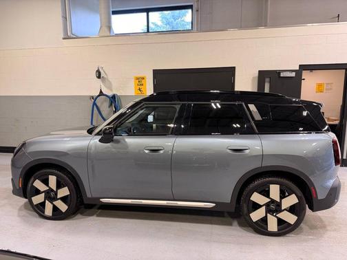 Smokey Green Metallic 2025 MINI Countryman Cooper S ALL4