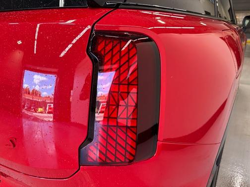Chili Red 2026 MINI Countryman