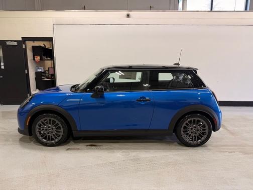 Icy Sunshine Blue Metallic 2026 MINI Hardtop