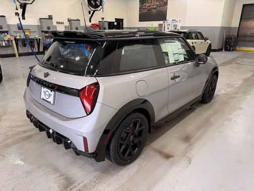 Melting Silver III Metallic 2026 MINI Hardtop