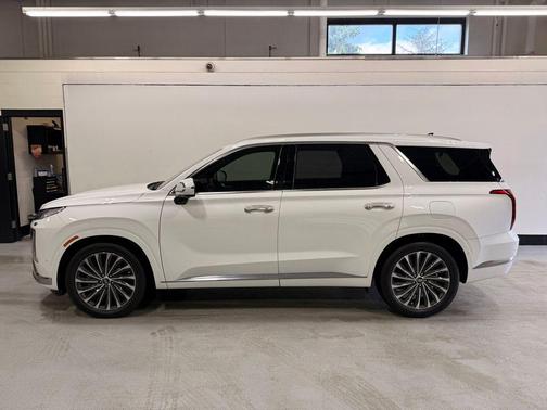 Hyper White 2023 Hyundai PALISADE Calligraphy