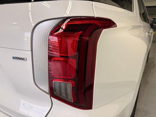 Hyper White 2023 Hyundai PALISADE Calligraphy